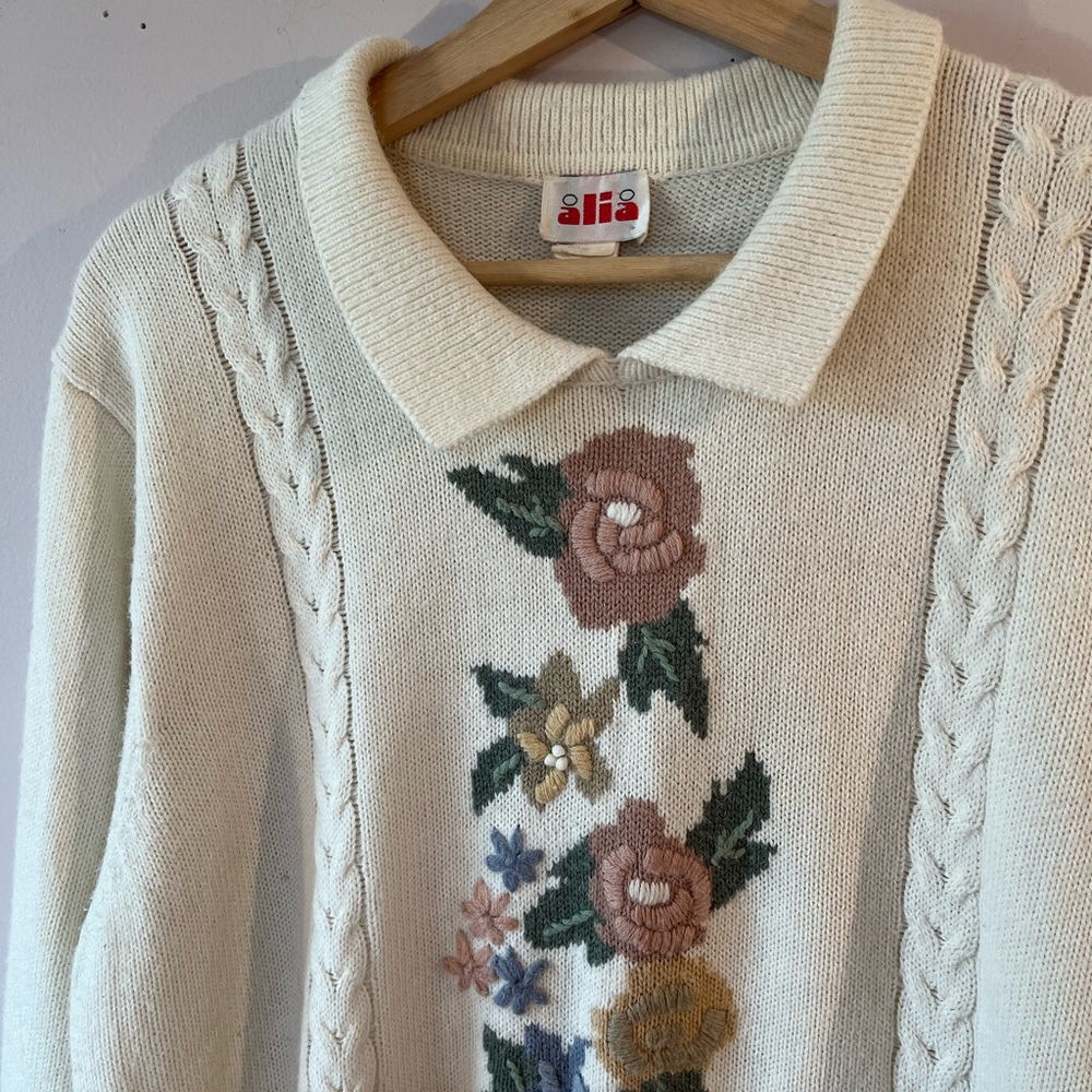 ❣️SOLD❣️Vintage Alia Floral Sweater - Picture 6 of 8